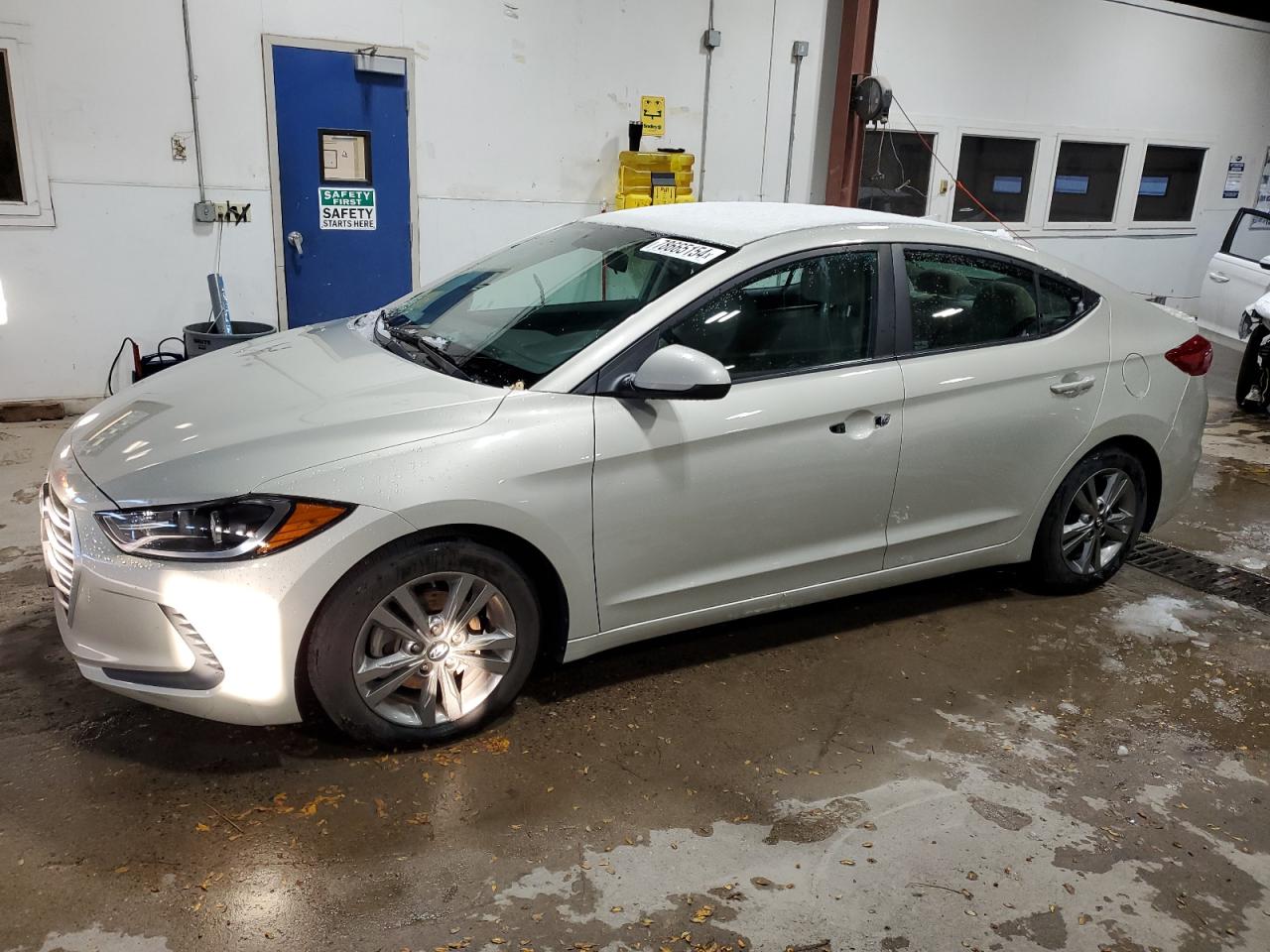 2017 Hyundai Elantra VIN 5NPD84LF1HH095605