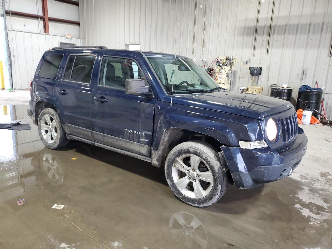 2016 Jeep Liberty (Patriot) VIN 1C4NJPFB6GD813723 Copart auction photo, side / rear end damage thumbnail 4