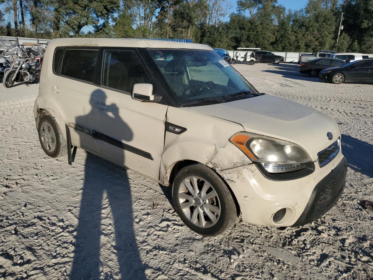 2013 KIA Soul VIN KNDJT2A66D7579874 Copart auction photo, all over damage thumbnail 4