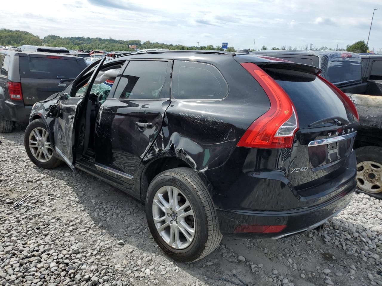 2016 Volvo XC60 VIN YV440MDJ3G2865312 Copart auction photo, all over damage thumbnail 2