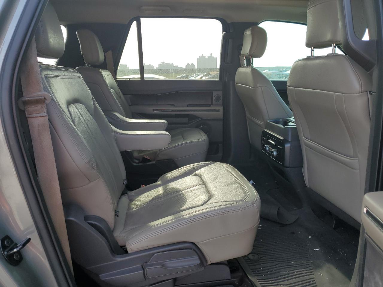 2019 Ford Expedition VIN 1FMJK1KT0KEA75469 Copart auction photo, rear end / front end damage thumbnail 12