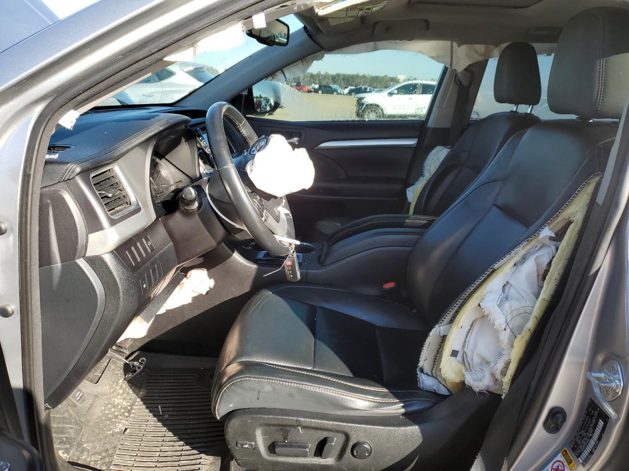 2015 Toyota Highlander VIN 5TDKKRFH7FS110795 Copart auction photo, front end damage thumbnail 7