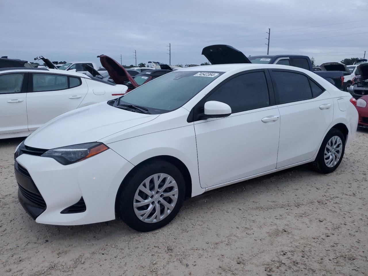 2017 Toyota Corolla VIN 5YFBURHE8HP686405