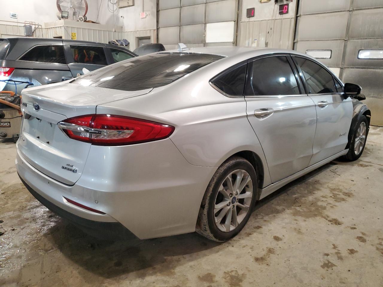 2019 Ford Fusion VIN 3FA6P0LU5KR106859 Copart auction photo, front end / side damage thumbnail 3