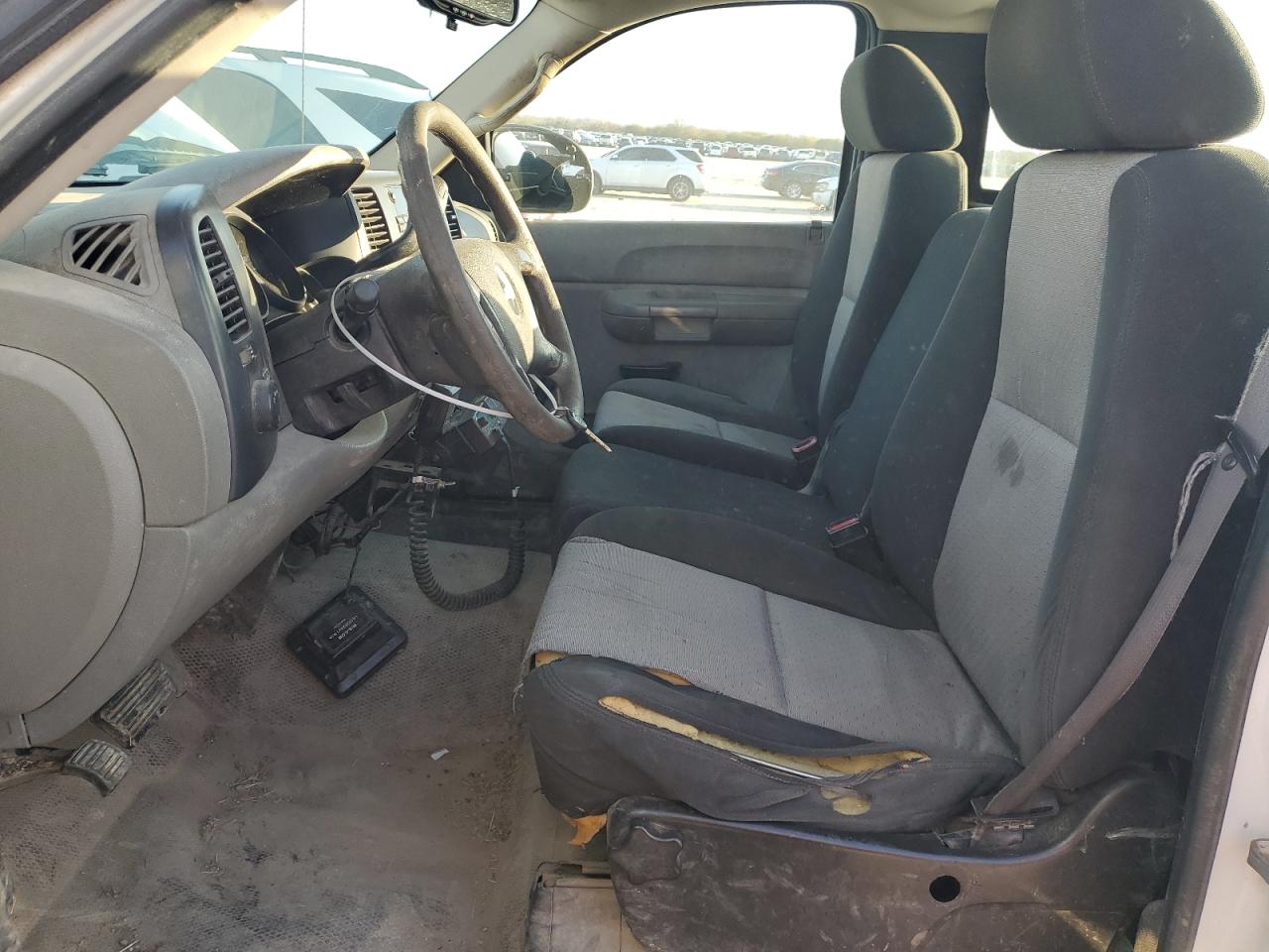 2009 Chevrolet Silverado VIN 1GCEC14X89Z106392 Copart auction photo, front end / side damage thumbnail 7