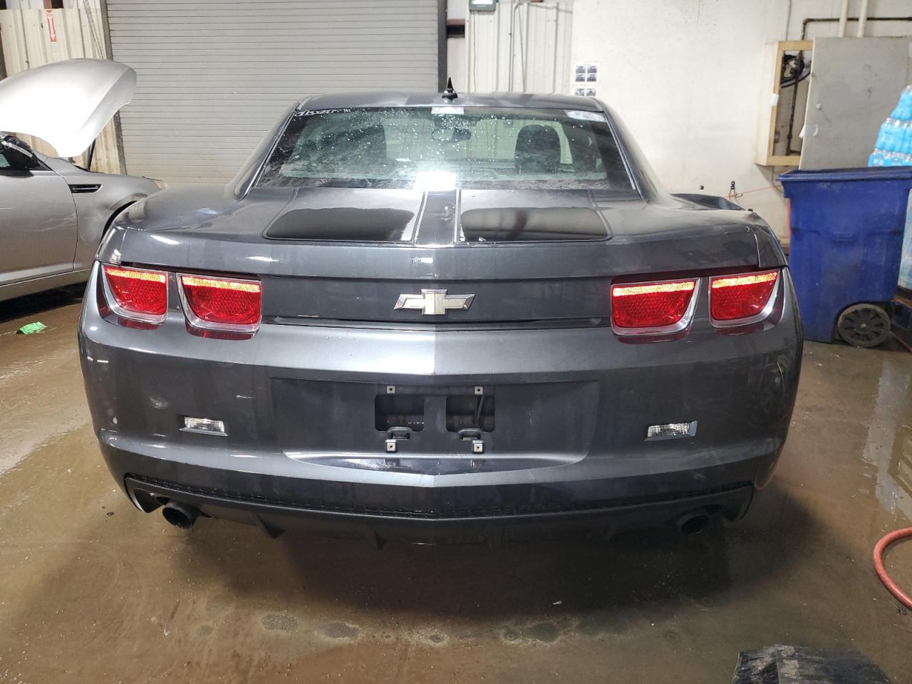 2011 Chevrolet Camaro VIN 2G1FE1ED8B9139470 Copart auction photo, front end / rear end damage thumbnail 6