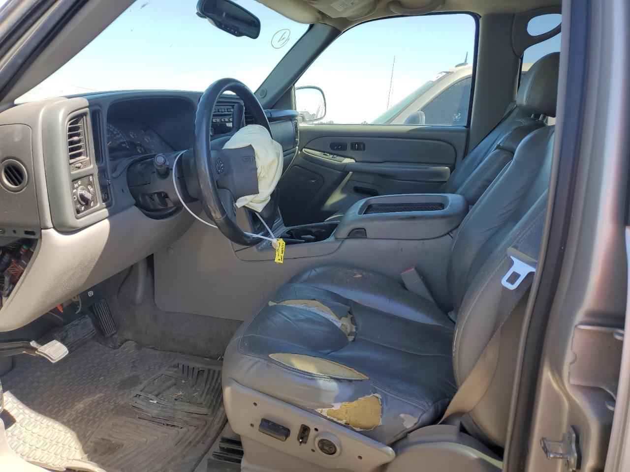 2004 GMC Yukon VIN 1GKEC16T44J308569 Copart auction photo, front end / rear end damage thumbnail 7