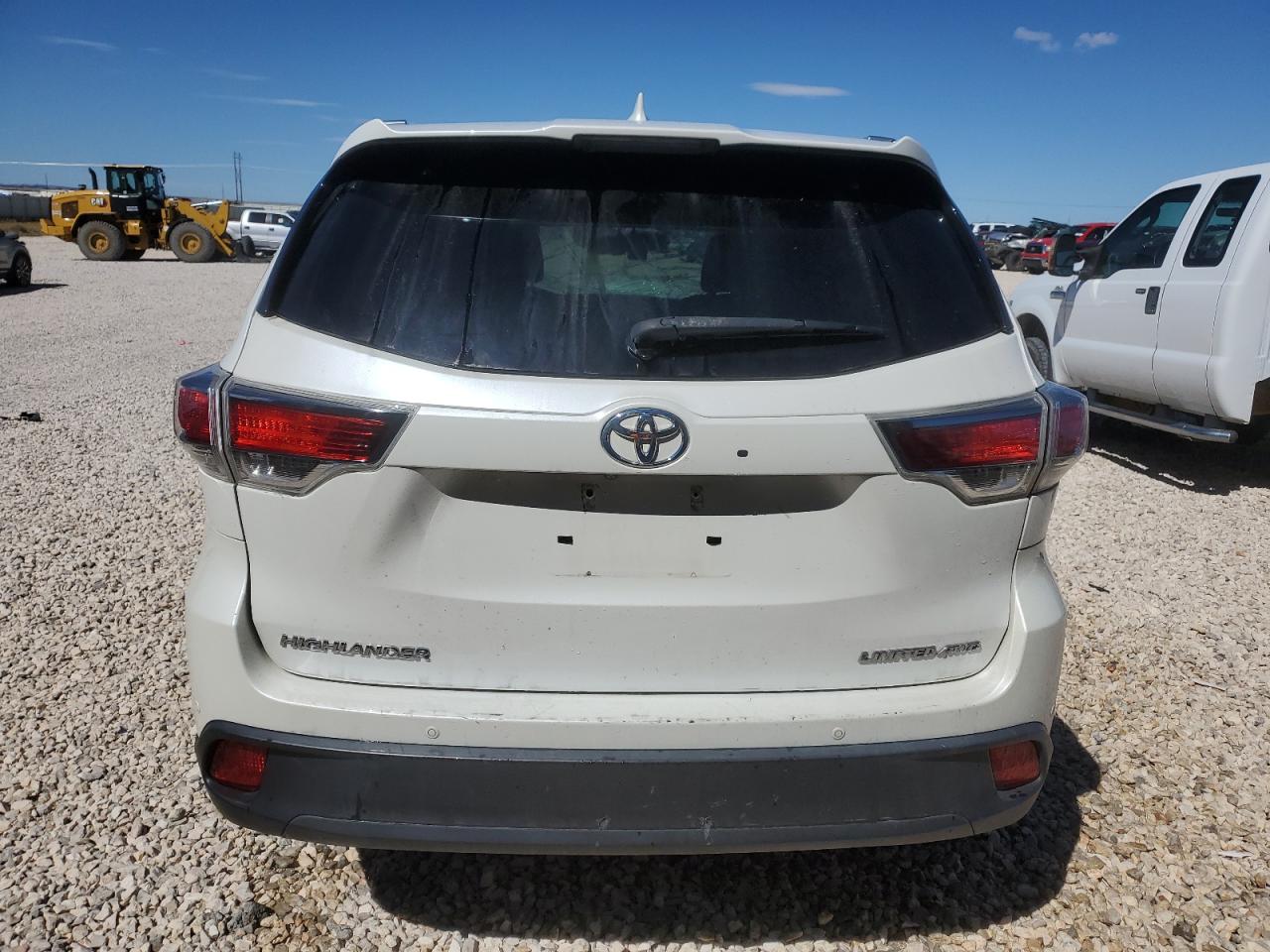 2015 Toyota Highlander VIN 5TDDKRFH9FS216299 Copart auction photo, front end / side damage thumbnail 6