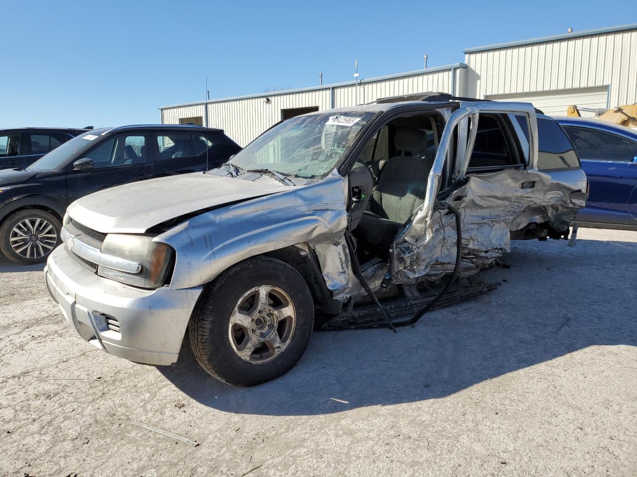 2004 Chevrolet TrailBlazer VIN 1GNDT13S842273278 - Copart auction photo