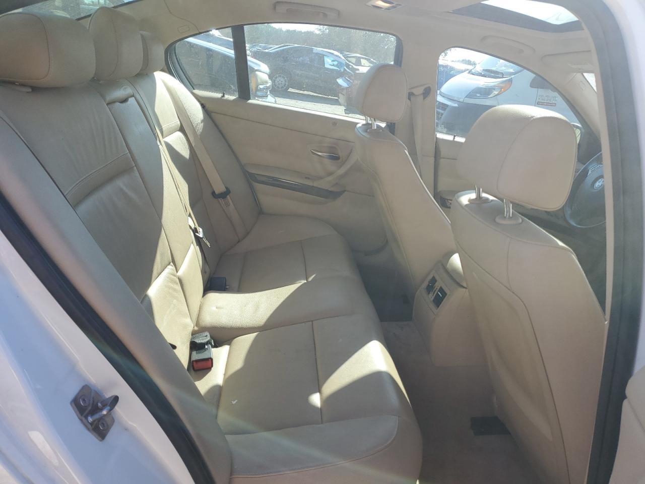 2011 BMW 3er VIN WBAPH7C50BA800721 Copart auction photo, front end damage thumbnail 10