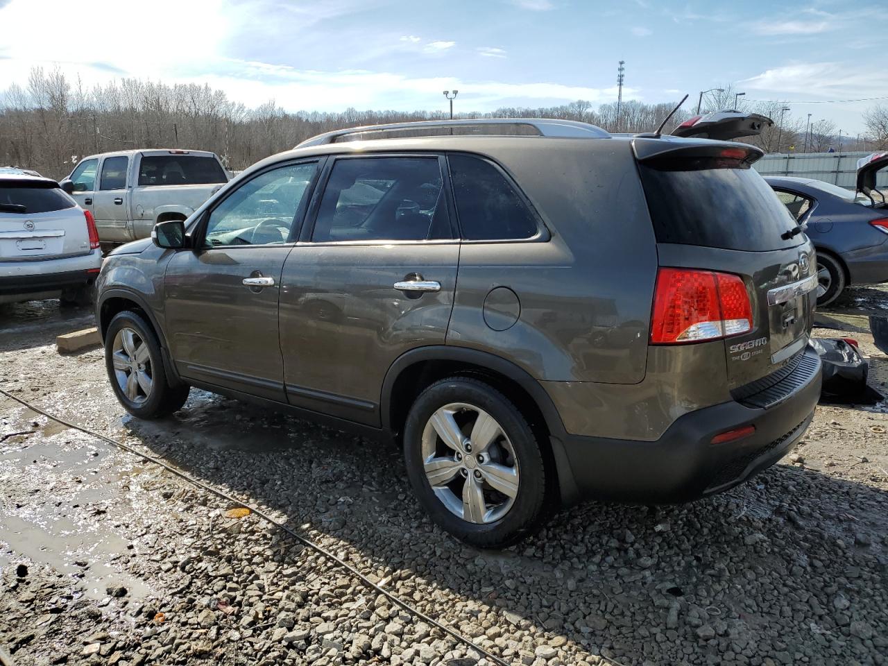 2012 KIA Sorento VIN 5XYKU4A2XCG303662 Copart auction photo, front end damage thumbnail 2