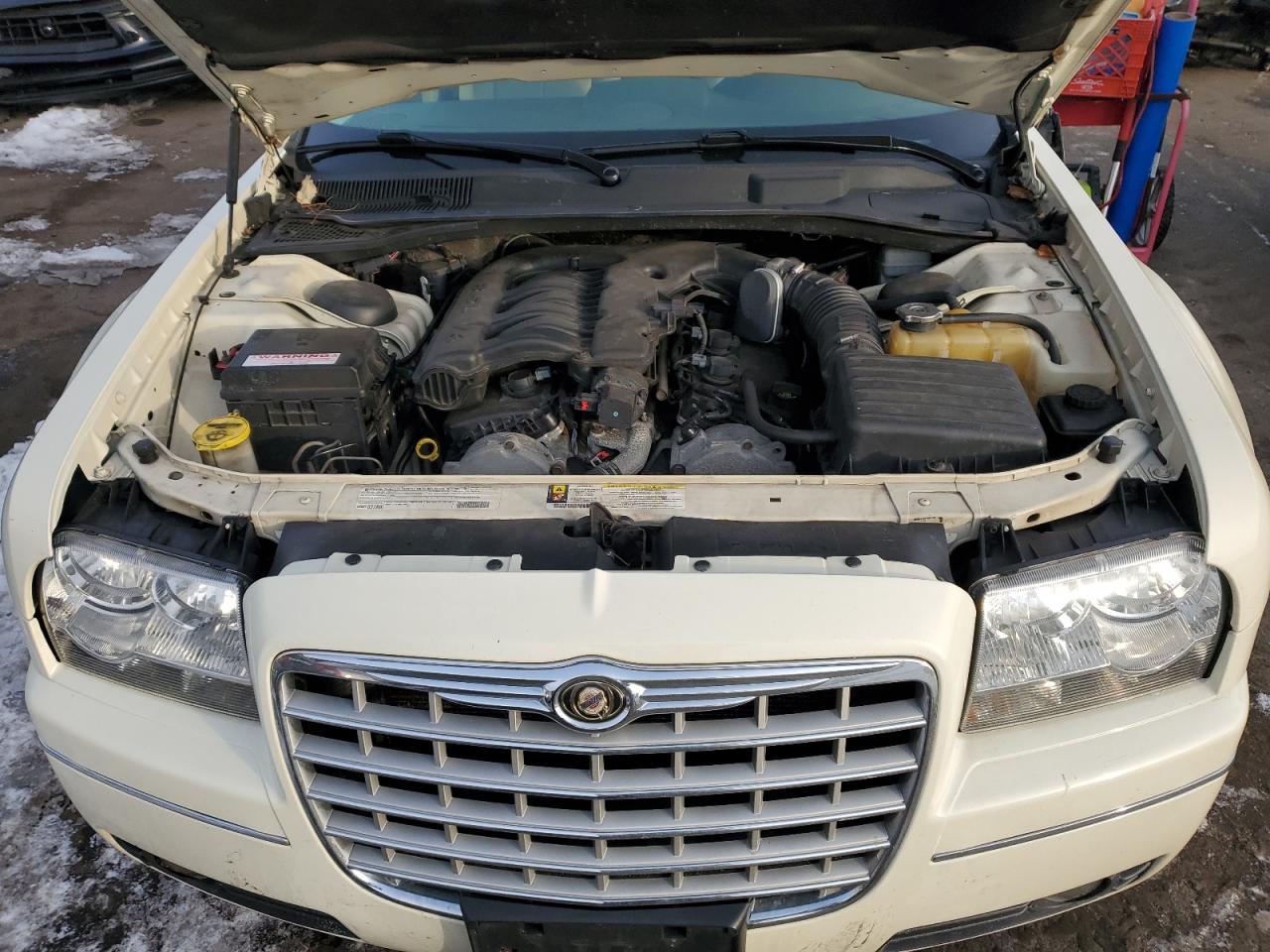 2010 Chrysler 300 VIN 2C3CK5CV4AH331435 Copart auction photo, side / minor dent/scratches damage thumbnail 11