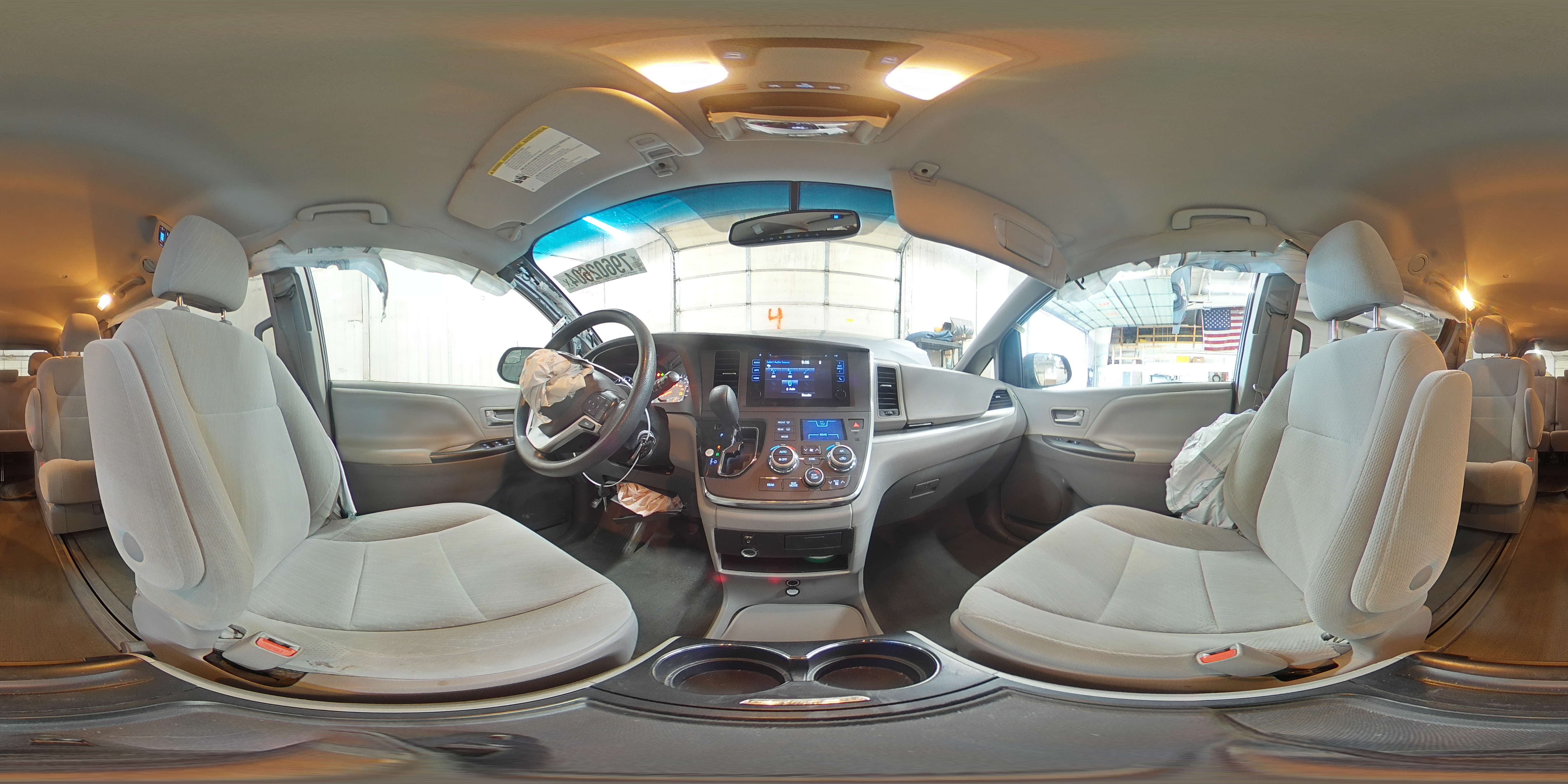 2017 Toyota Sienna VIN 5TDJZ3DC6HS172185 Copart auction photo, front end damage thumbnail 14