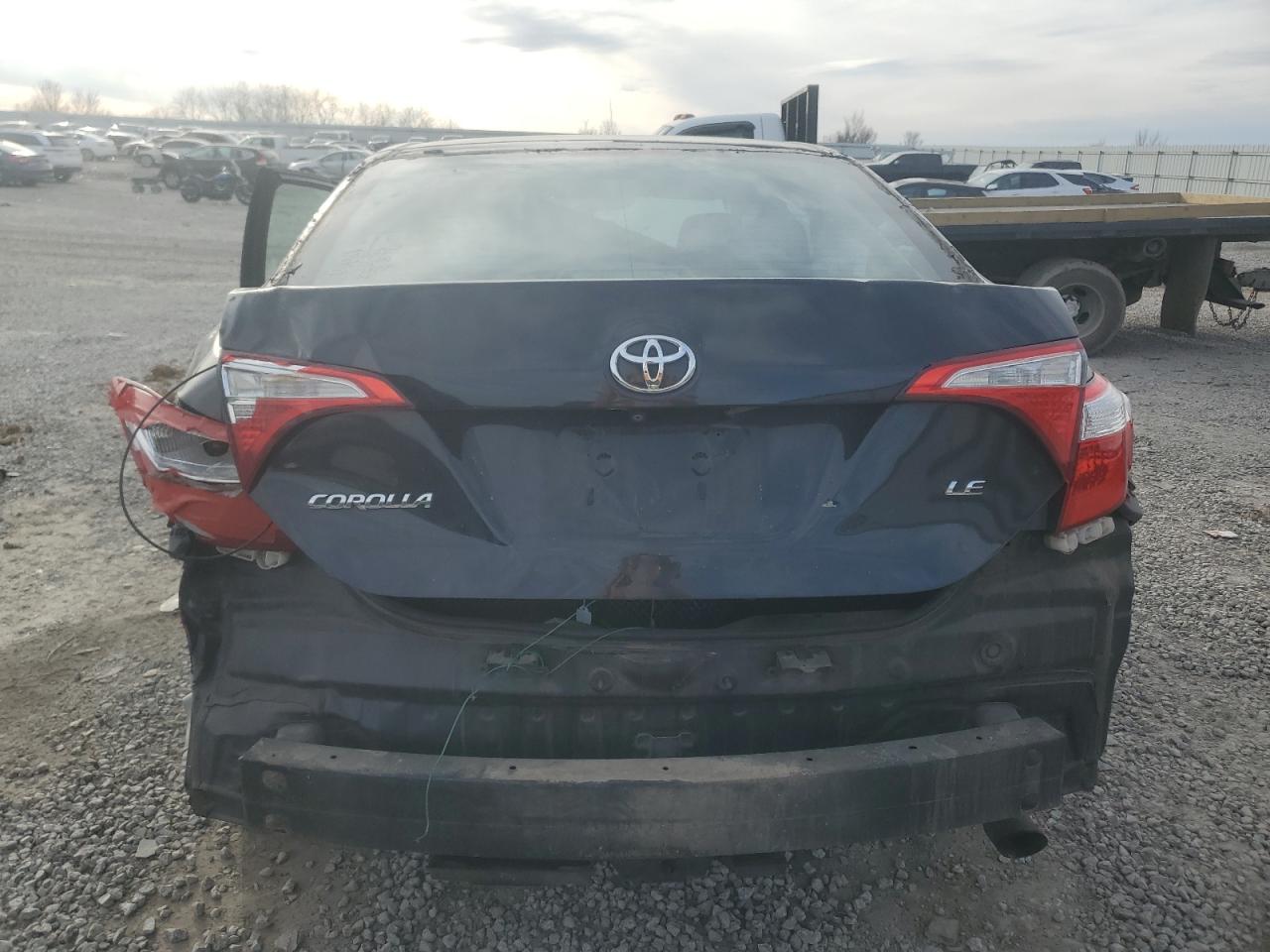 2015 Toyota Corolla VIN 5YFBURHE7FP326863 Copart auction photo, front end / all over damage thumbnail 6