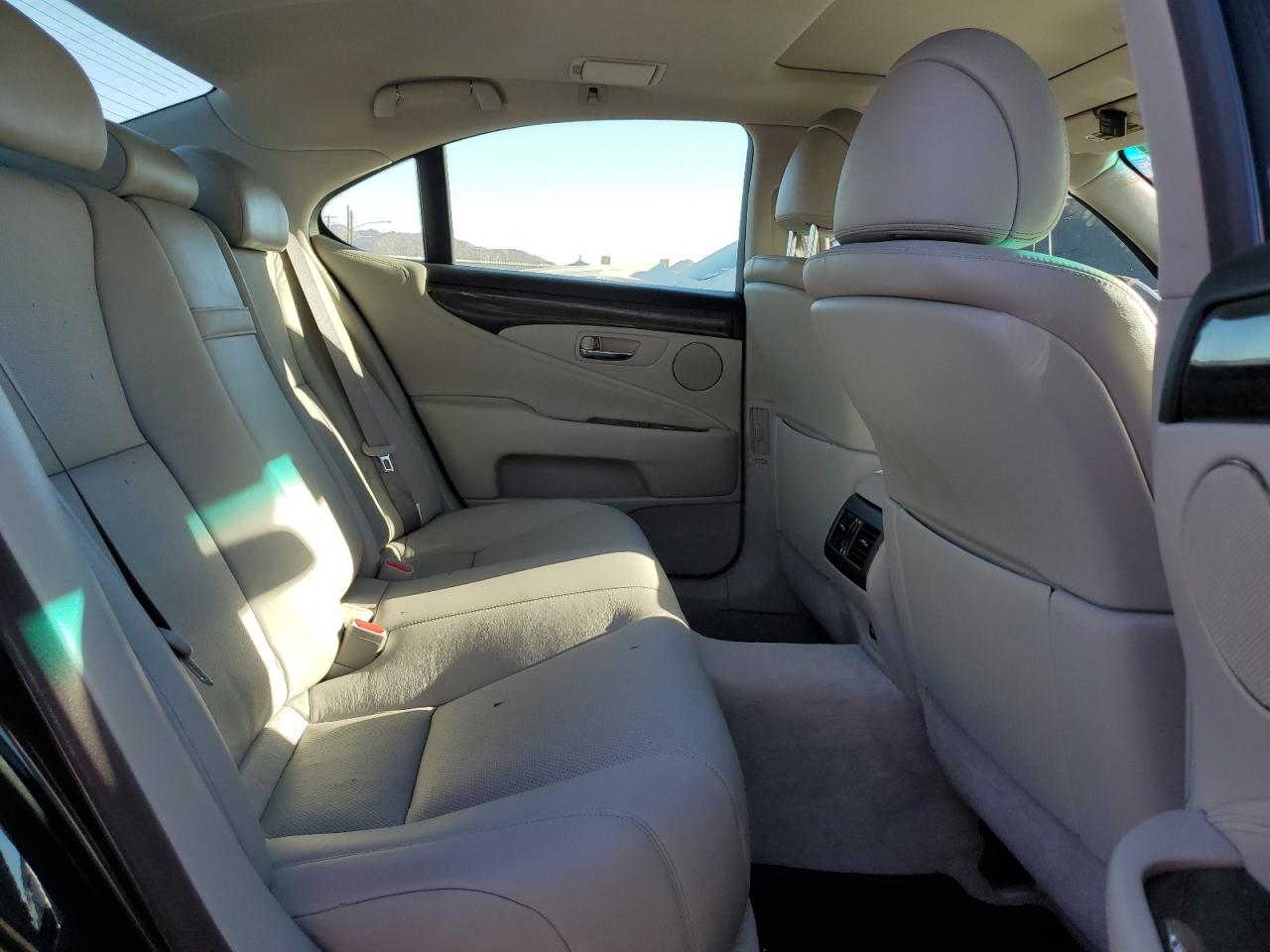 2009 Lexus LS VIN JTHBL46F195091443 Copart auction photo, rear end / front end damage thumbnail 10