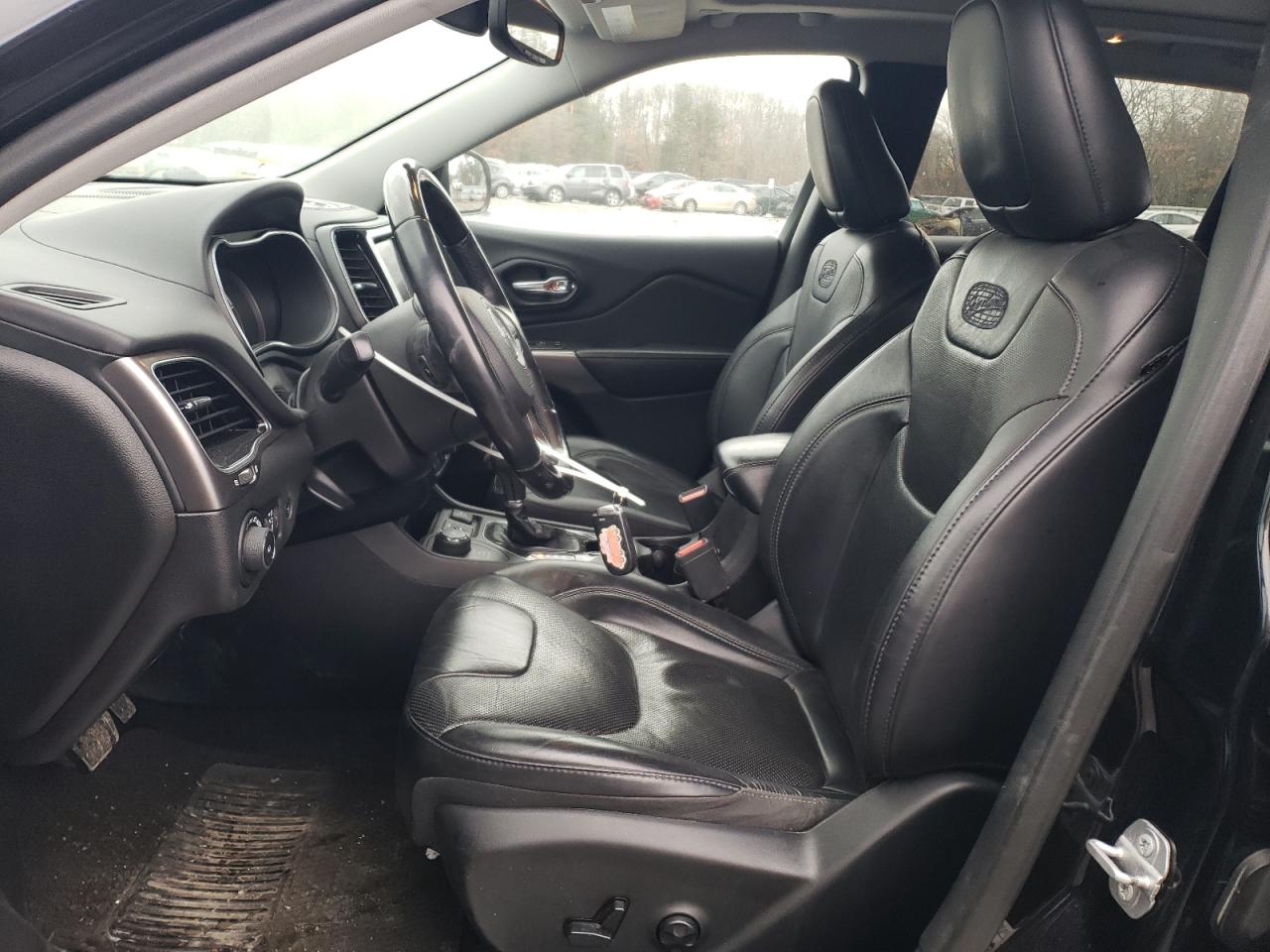 2019 Jeep Cherokee VIN 1C4PJMJXXKD393130 Copart auction photo, front end / rear end damage thumbnail 7