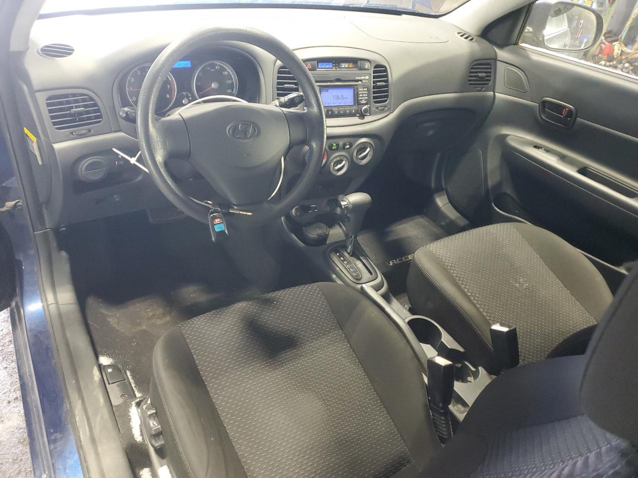 2010 Hyundai Accent VIN KMHCM3AC5AU185356 Copart auction photo, normal wear / minor dent/scratches damage thumbnail 8