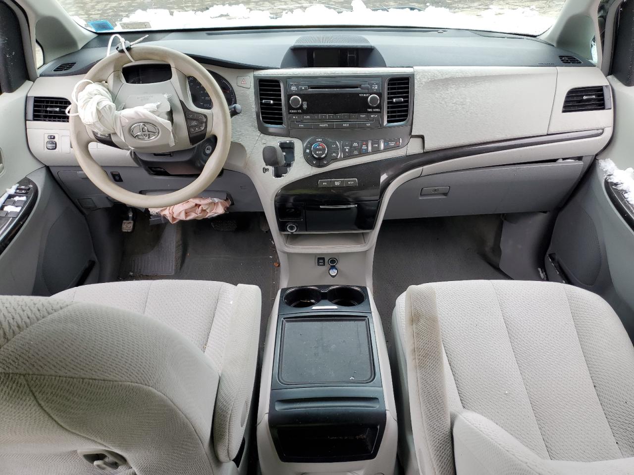 2014 Toyota Sienna VIN 5TDJK3DC7ES080504 Copart auction photo, front end / minor dent/scratches damage thumbnail 8
