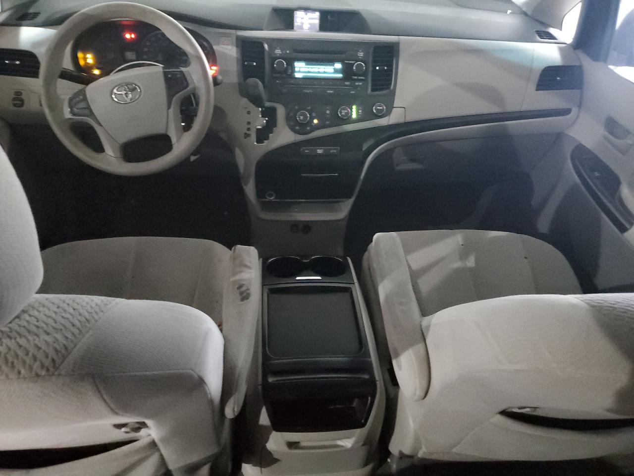 2011 Toyota Sienna VIN 5TDKK3DC6BS125190 Copart auction photo, front end / mechanical damage thumbnail 8