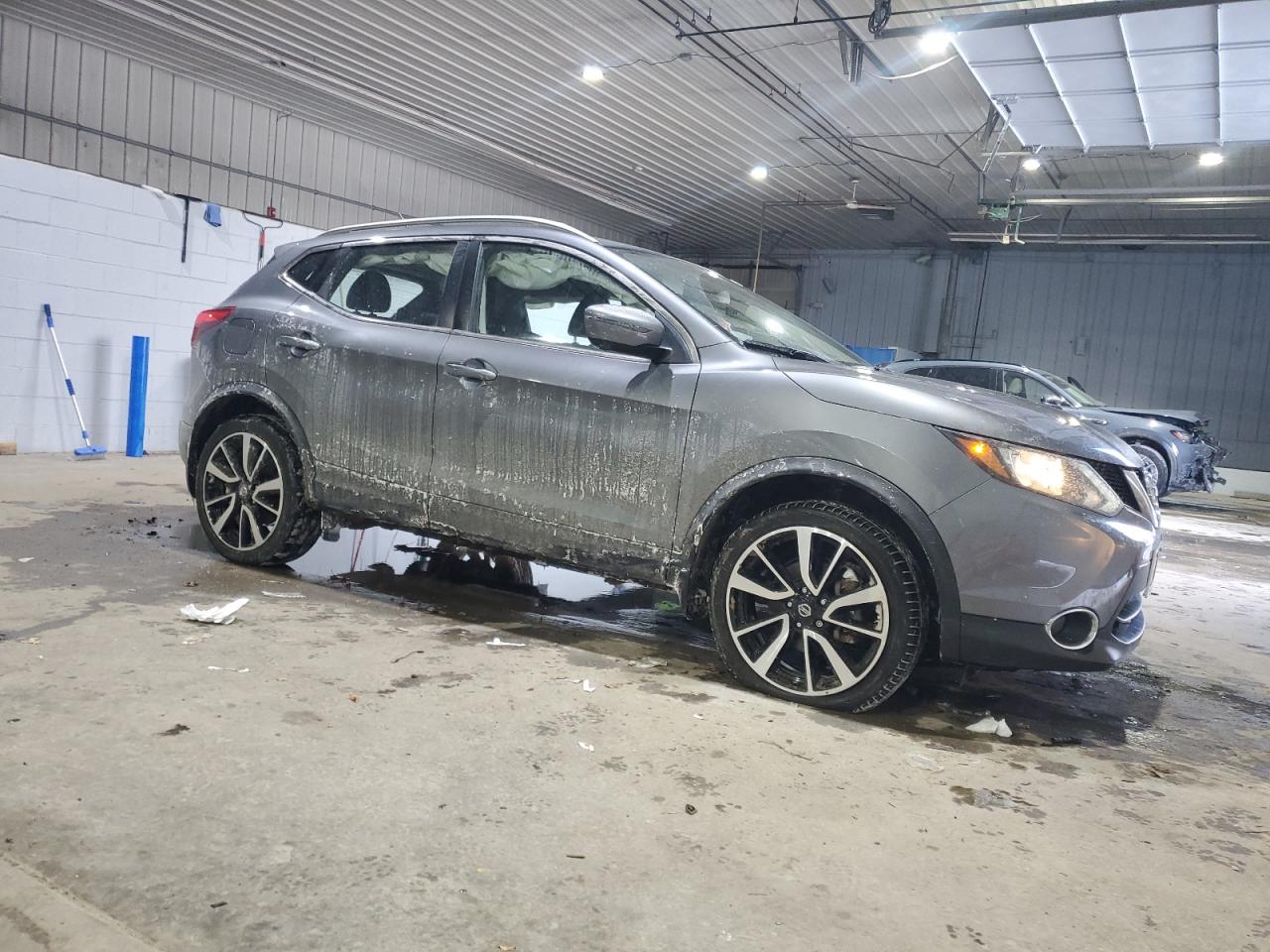 2018 Nissan Rogue VIN JN1BJ1CR5JW205756 Copart auction photo, all over damage thumbnail 4