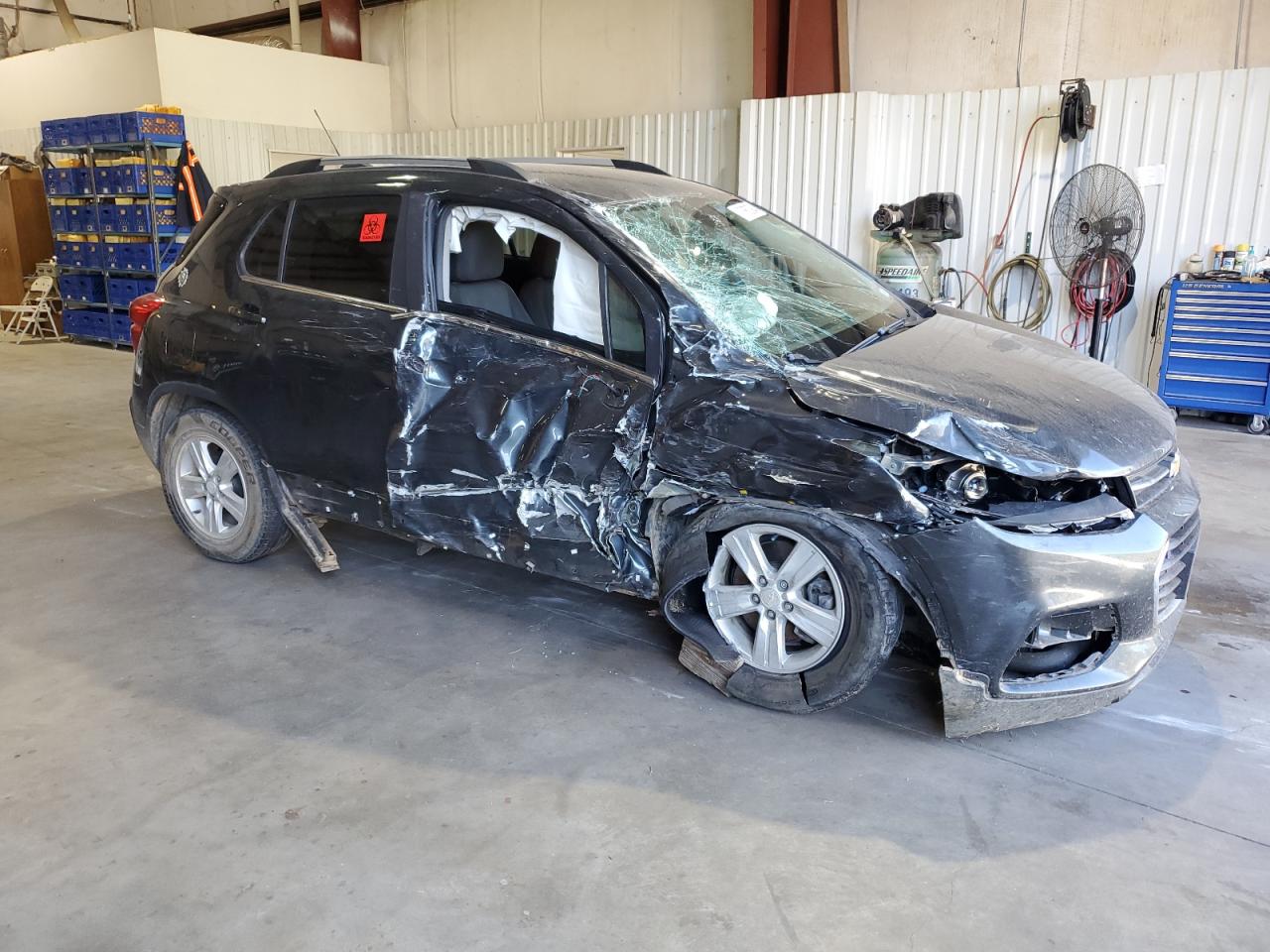 2018 Chevrolet Trax VIN 3GNCJLSB4JL396410 Copart auction photo, front end / side damage thumbnail 4