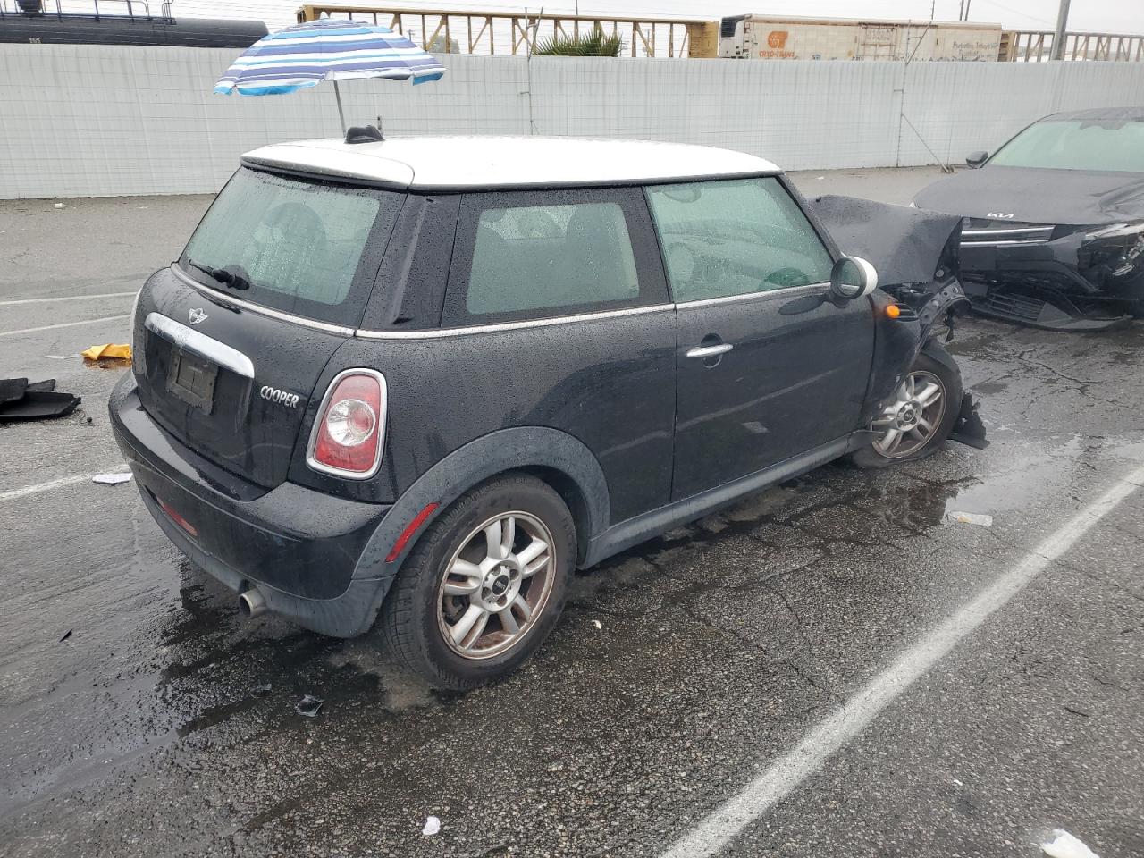 2013 MINI Cooper VIN WMWSU3C57DT683242 Copart auction photo, front end damage thumbnail 3