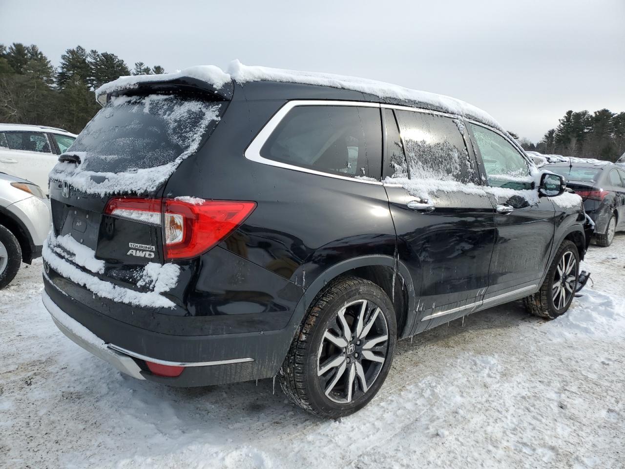 2021 Honda Pilot VIN 5FNYF6H60MB092795 Copart auction photo, front end damage thumbnail 3