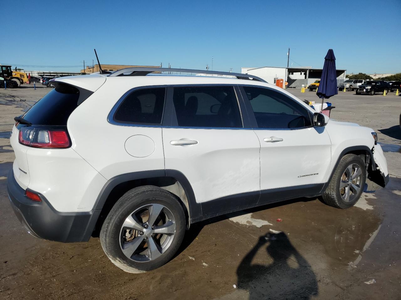 2020 Jeep Grand Cherokee VIN 1C4PJMDX3LD587706 Copart auction photo, side / front end damage thumbnail 3