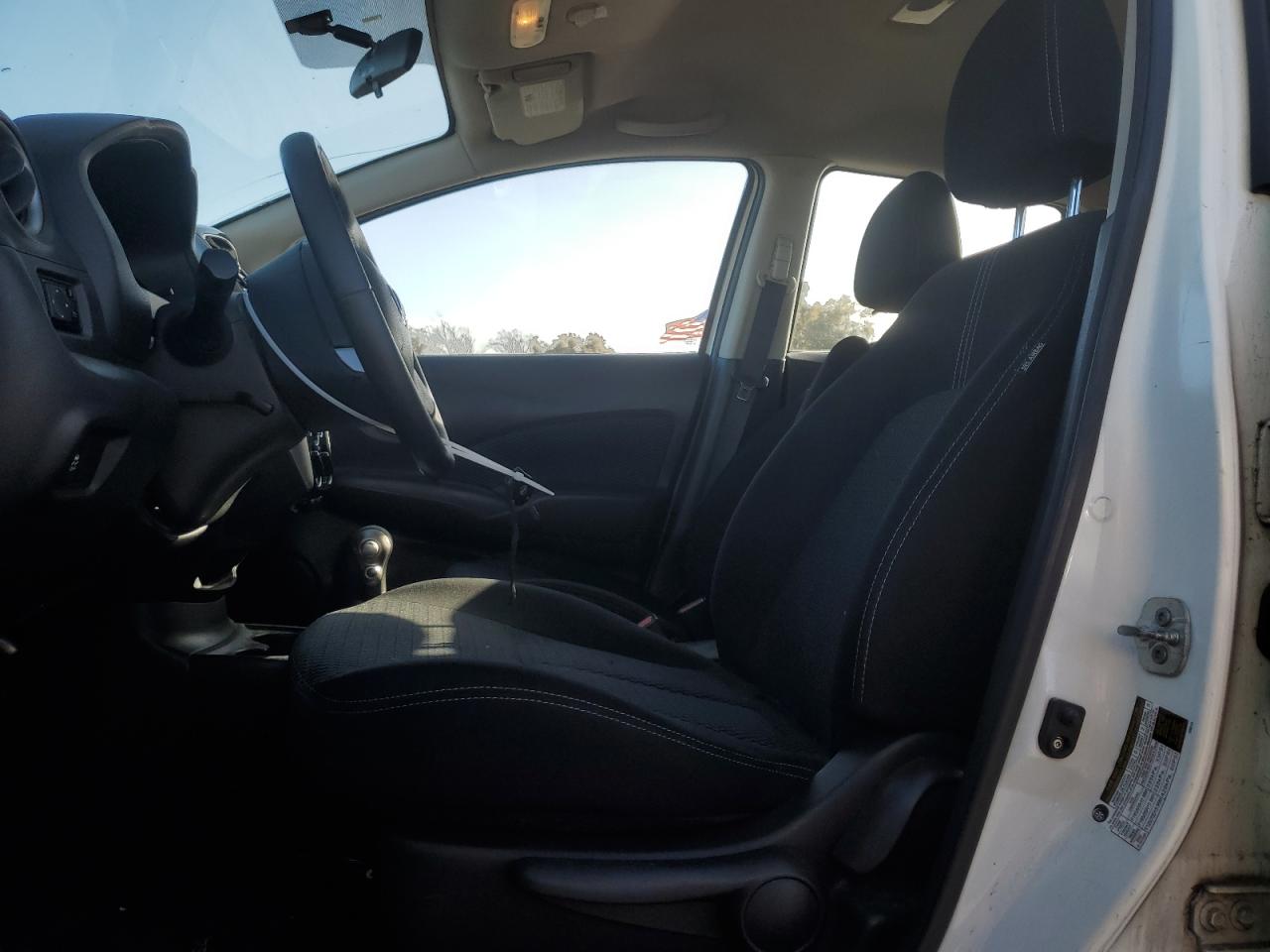 2015 Nissan Versa VIN 3N1CE2CPXFL411634 Copart auction photo, front end / side damage thumbnail 7