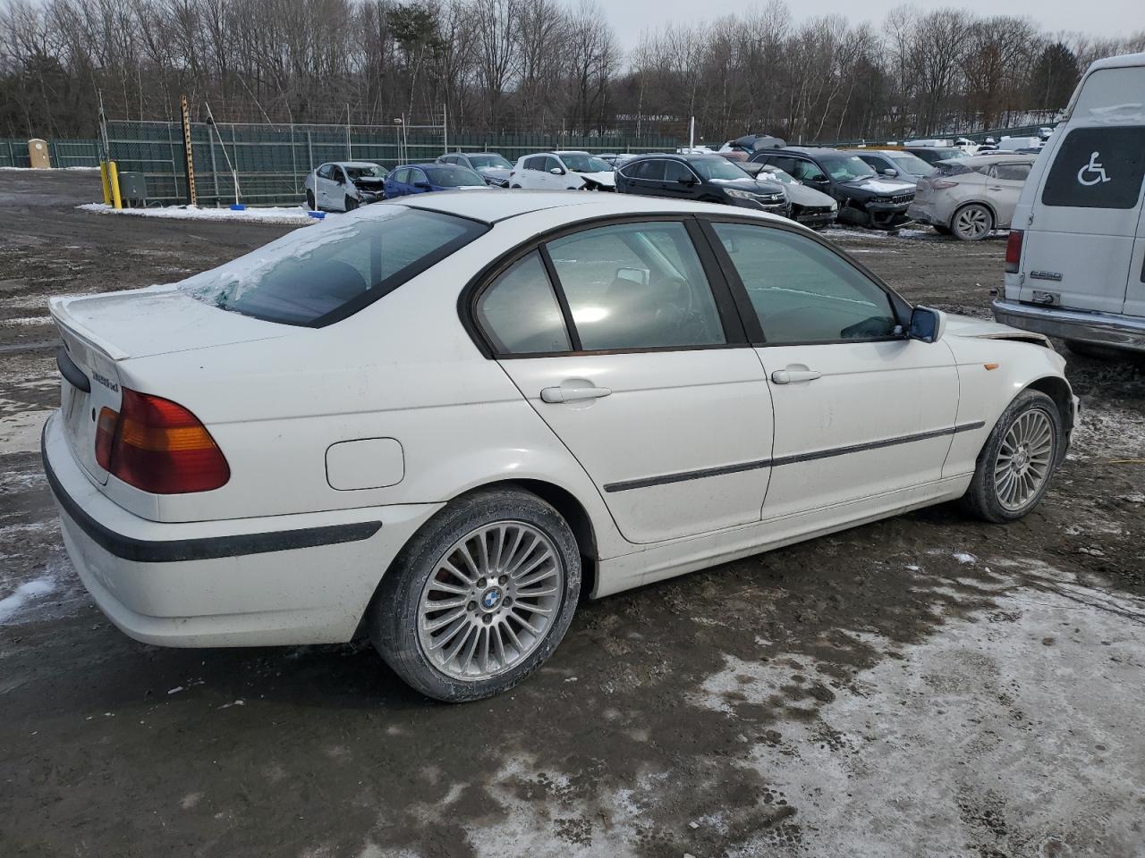 2003 BMW 3er VIN WBAEU33453PF58366 Copart auction photo, front end / side damage thumbnail 3