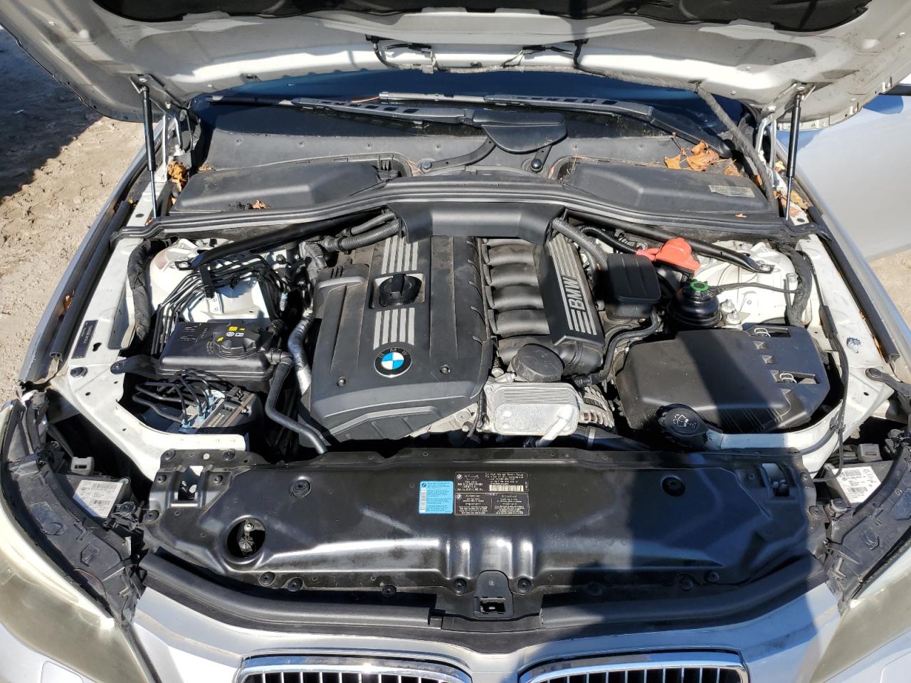 2010 BMW 5er VIN WBANU5C56AC365682 Copart auction photo, front end / side damage thumbnail 11