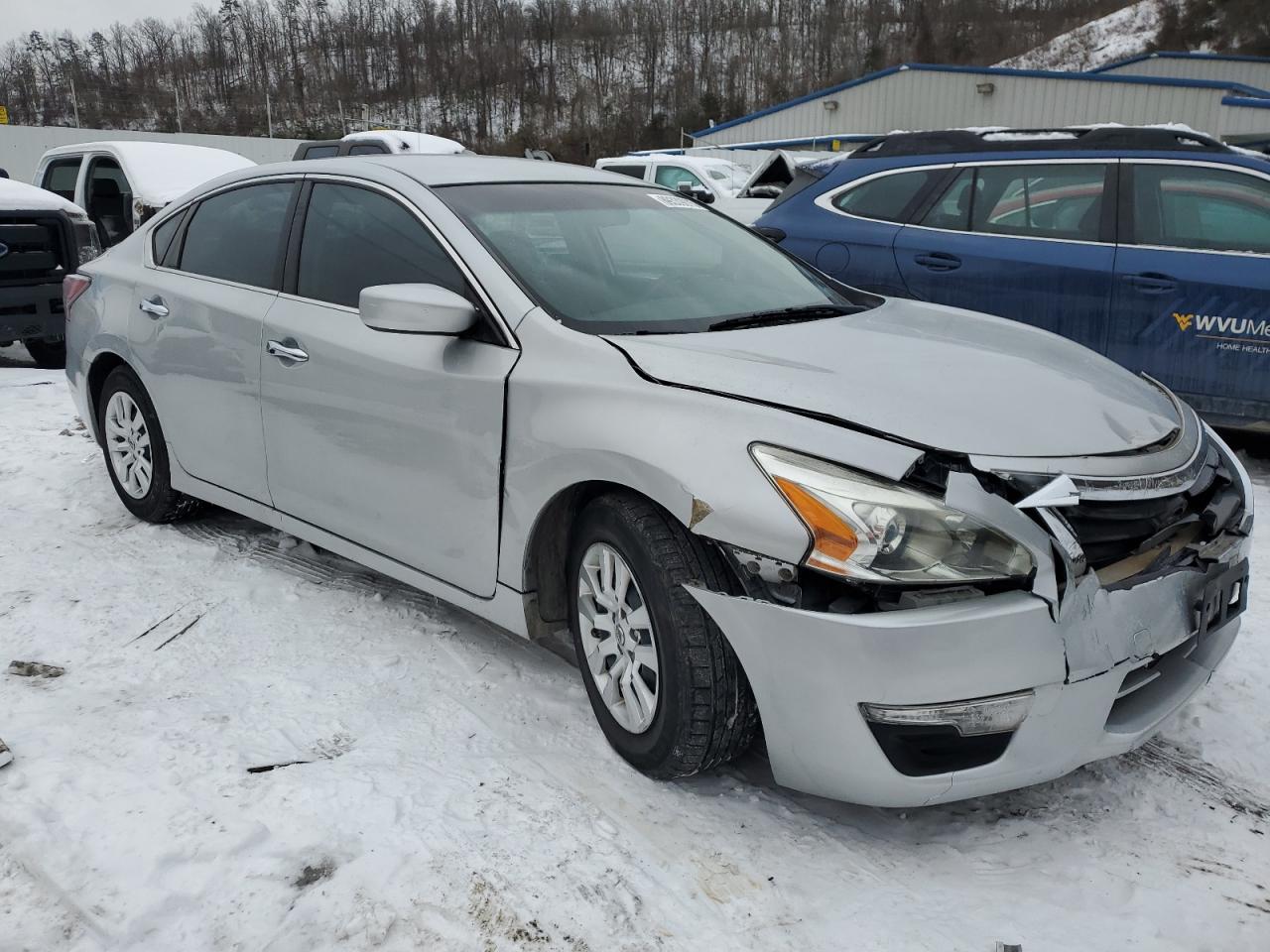 2015 Nissan Altima VIN 1N4AL3AP3FN322979 Copart auction photo, front end damage thumbnail 4