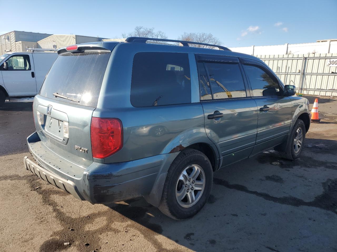 2005 Honda Pilot VIN 2HKYF18495H506709 Copart auction photo, rear end damage thumbnail 3
