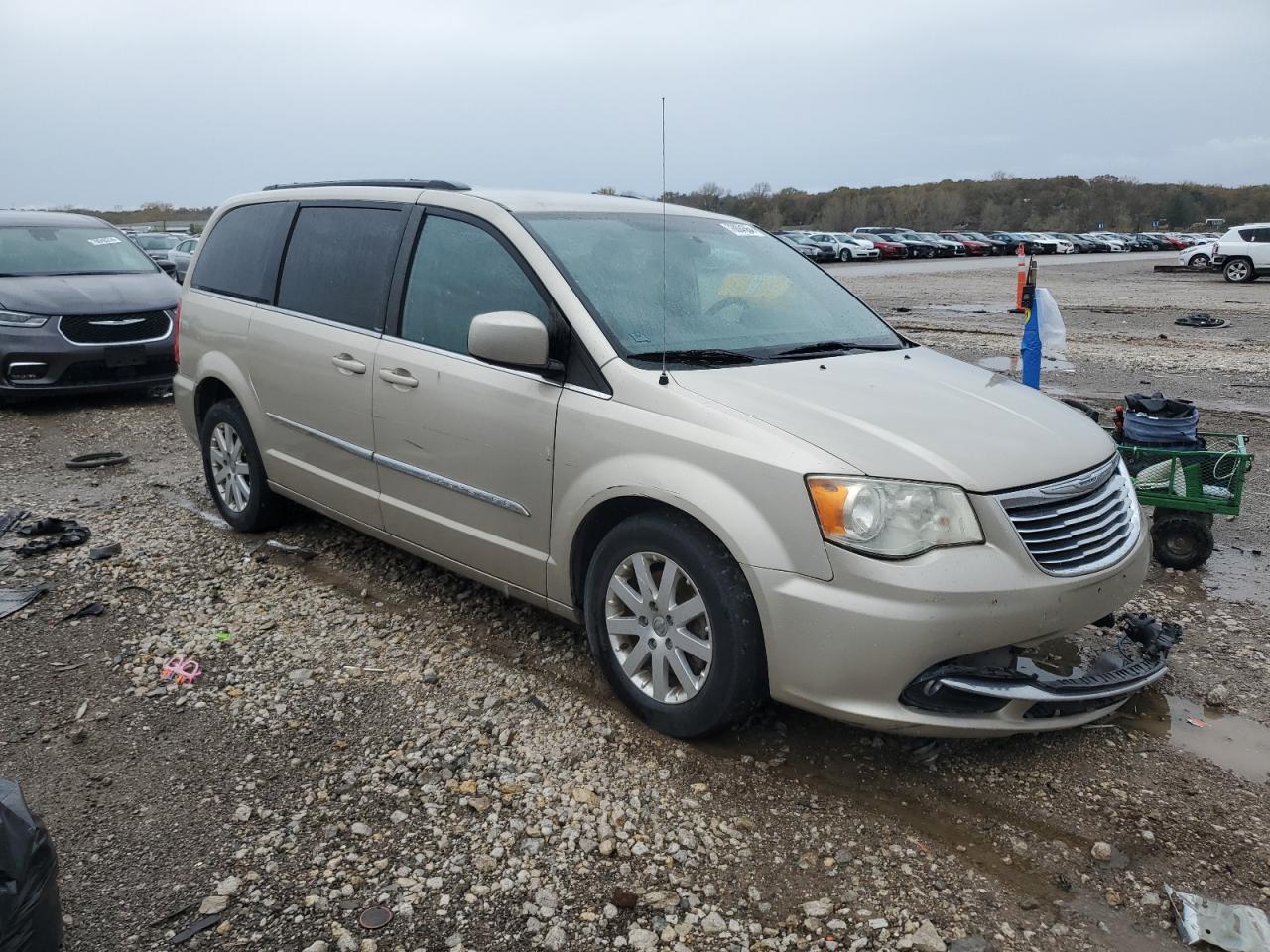 2013 Chrysler Town & Country VIN 2C4RC1BG7DR774479 Copart auction photo, front end damage thumbnail 4