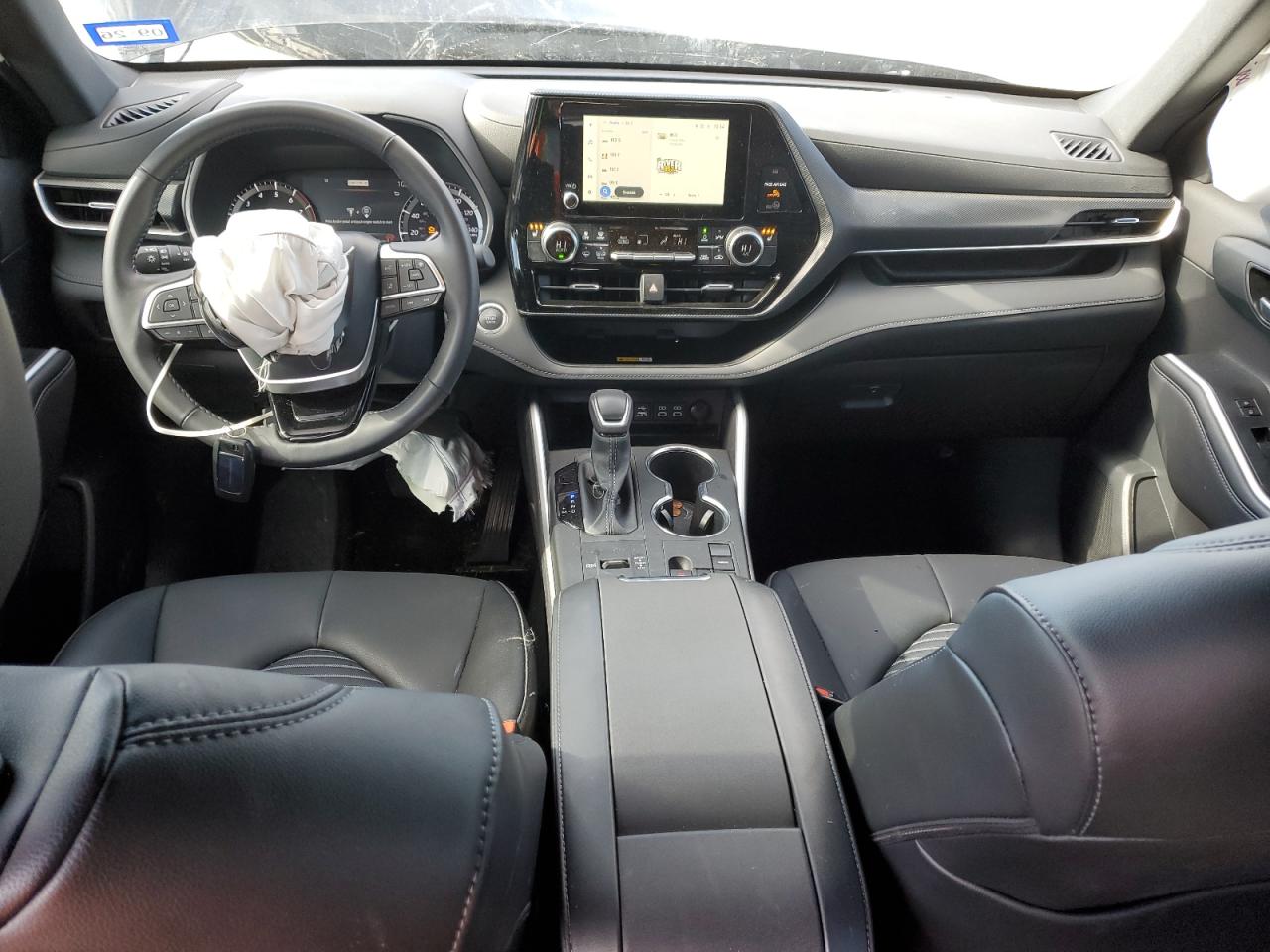 2024 Toyota Highlander VIN 5TDKDRAHXRS548863 Copart auction photo, front end / minor dent/scratches damage thumbnail 8