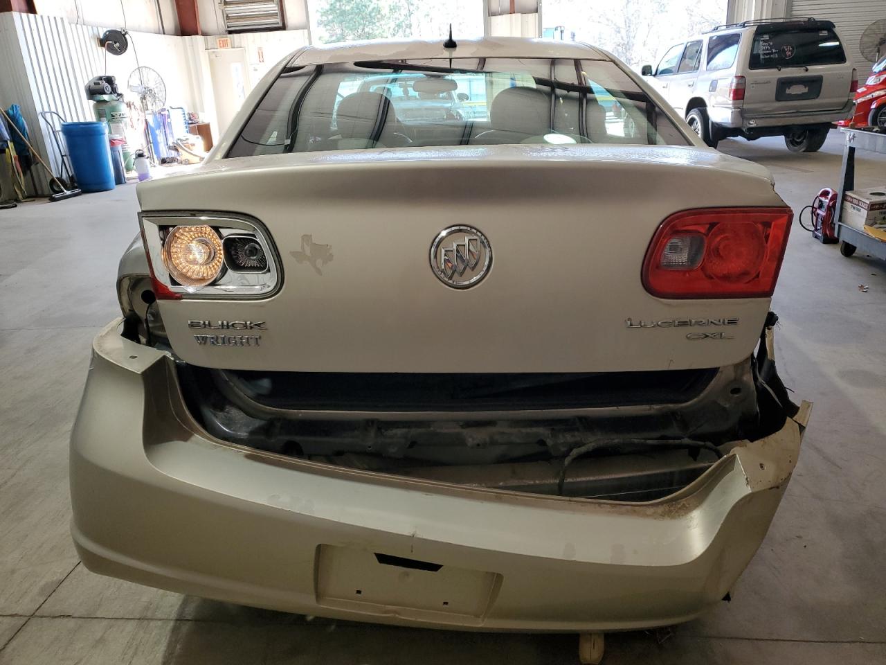 2008 Buick Lucerne VIN 1G4HD57208U143526 Copart auction photo, rear end / minor dent/scratches damage thumbnail 6