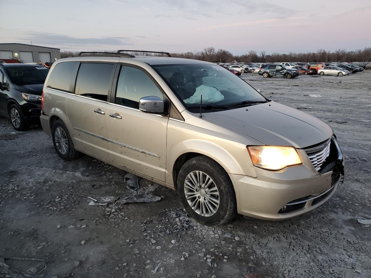 2013 Chrysler Town & Country VIN 2C4RC1CG8DR511478 Copart auction photo, front end / rear end damage thumbnail 4