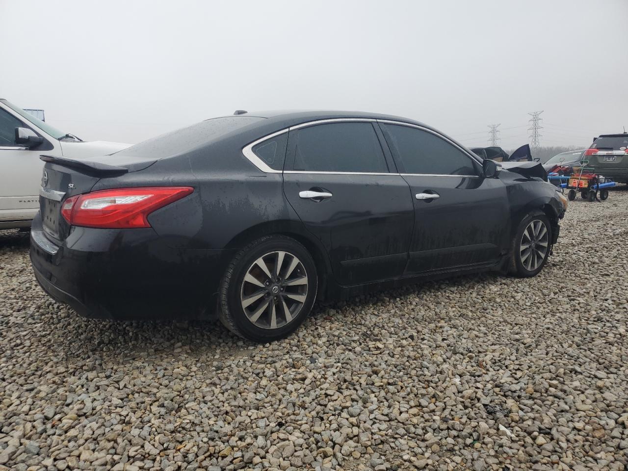 2017 Nissan Altima VIN 1N4AL3AP2HC223519 Copart auction photo, front end / side damage thumbnail 3
