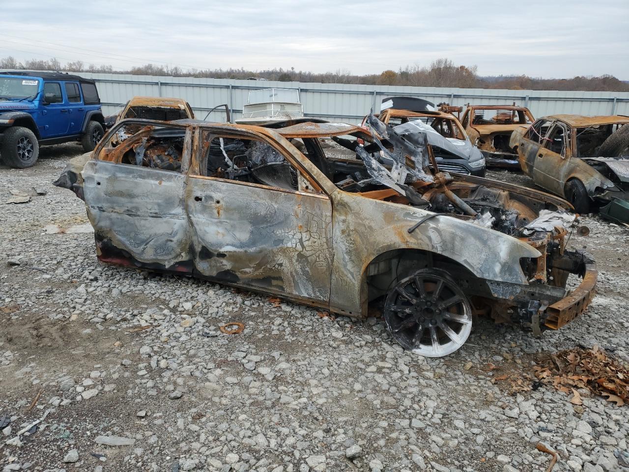 2013 Chrysler 300 VIN 2C3CCAET8DH644428 Copart auction photo, burn / minor dent/scratches damage thumbnail 4