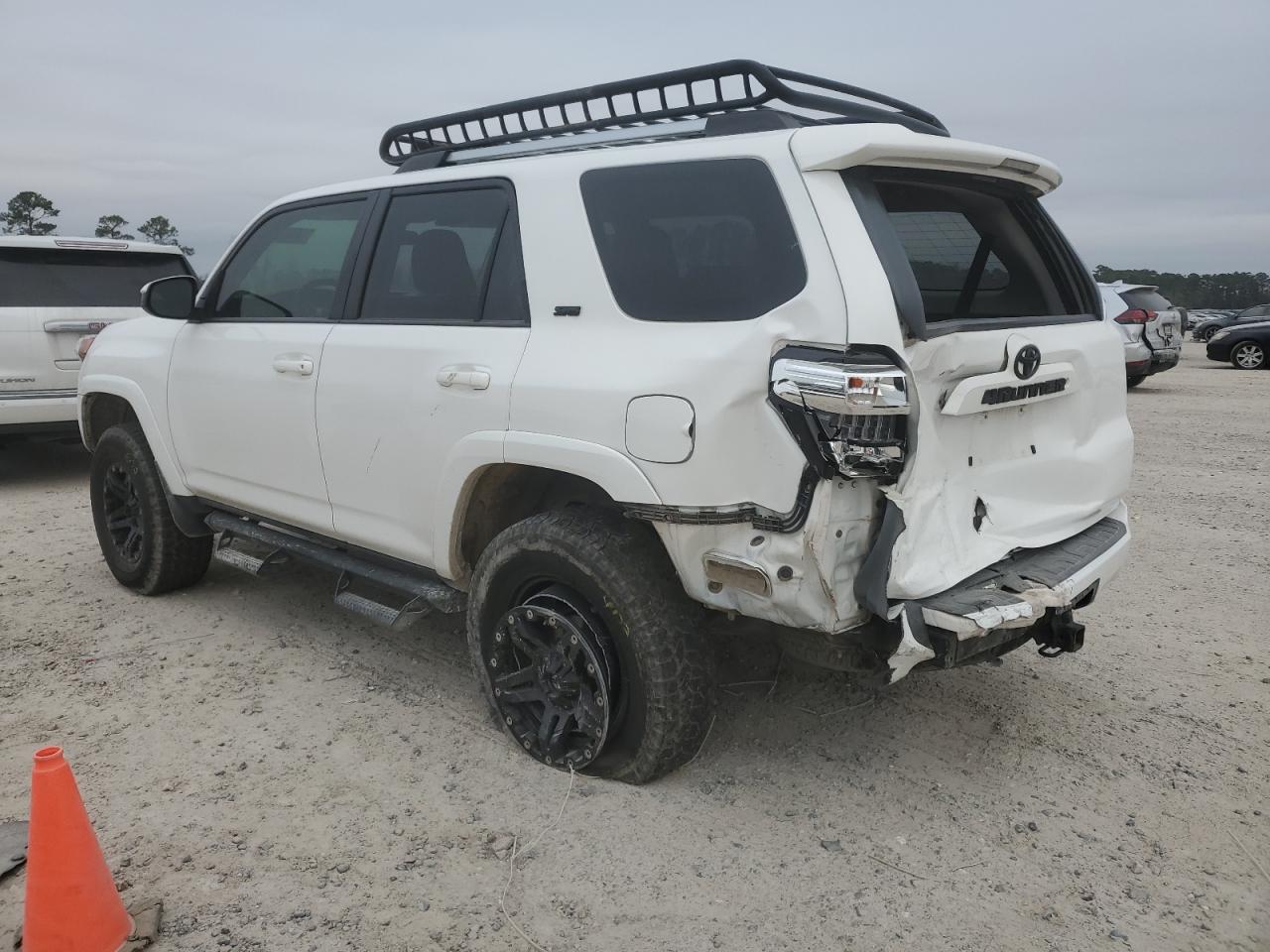 2019 Toyota 4Runner VIN JTEBU5JR9K5727467 Copart auction photo, rear end damage thumbnail 2