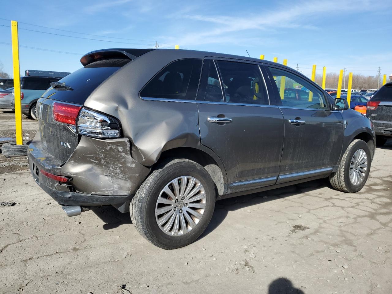 2012 Lincoln MKX VIN 2LMDJ6JK2CBL11823 Copart auction photo, rear end / minor dent/scratches damage thumbnail 3