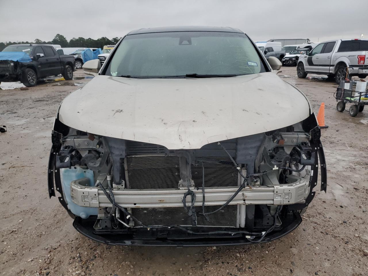 2017 Lincoln MKX VIN 2LMPJ6LR7HBL22315 Copart auction photo, front end damage thumbnail 5