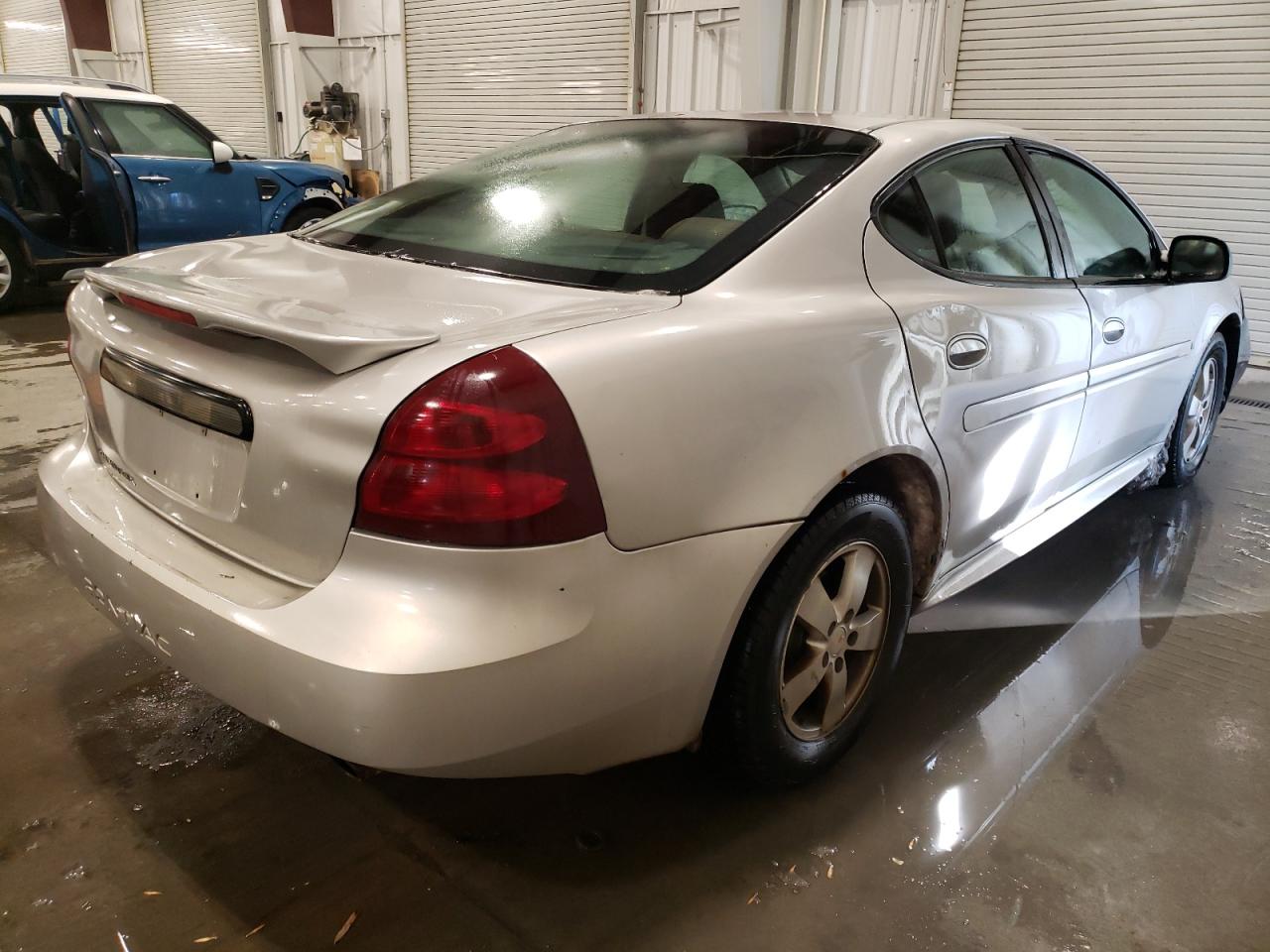 2007 Pontiac Grand Prix VIN 2G2WP552371175097 Copart auction photo, all over damage thumbnail 3