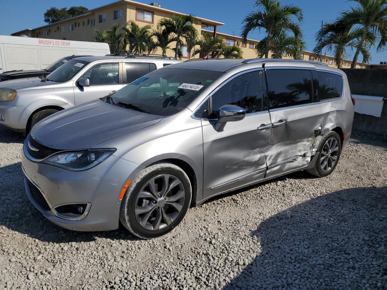2017 Chrysler Pacifica VIN 2C4RC1GG5HR620058 - Copart auction photo