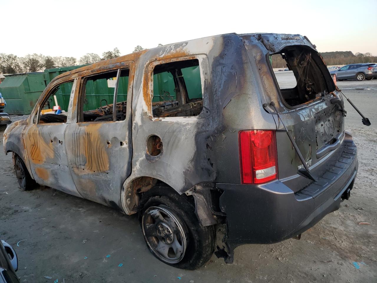 2015 Honda Pilot VIN 5FNYF4H20FB071014 Copart auction photo, burn damage thumbnail 2