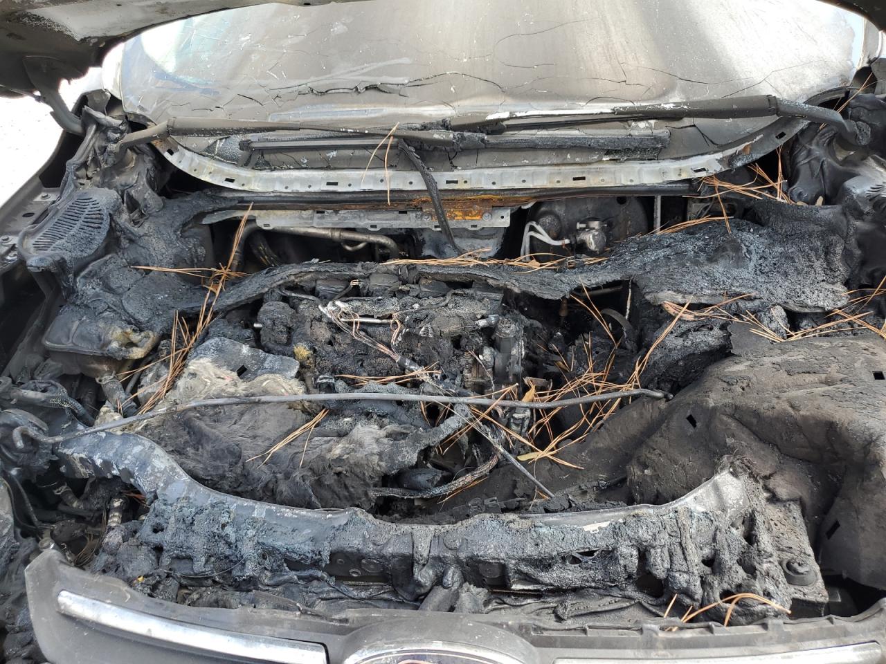 2013 Ford Escape VIN 1FMCU0GX9DUB39381 Copart auction photo, burn / minor dent/scratches damage thumbnail 12