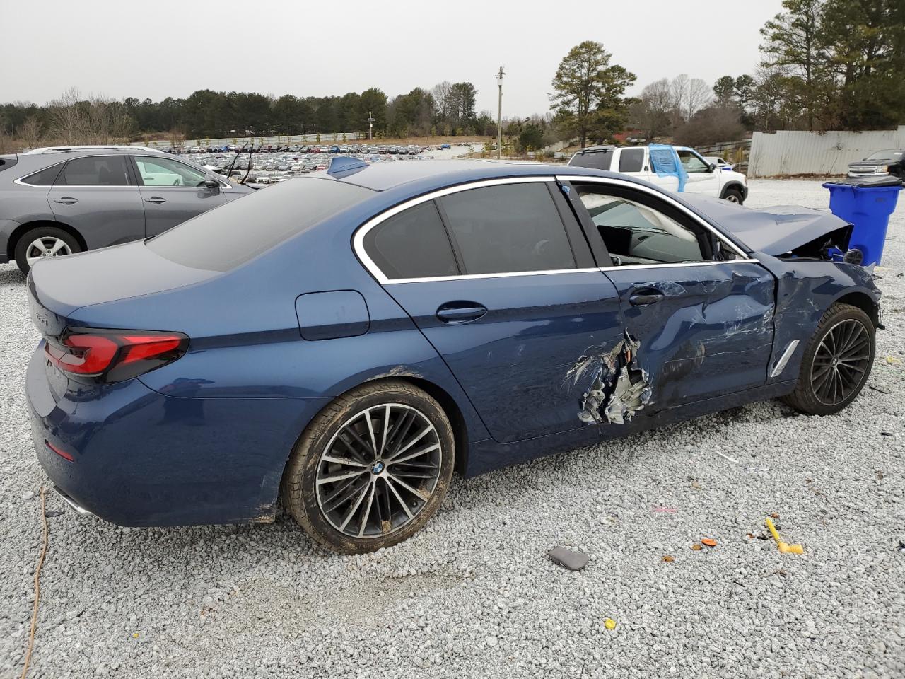 2021 BMW 5er VIN WBA53BH00MCF15209 Copart auction photo, front end / side damage thumbnail 3