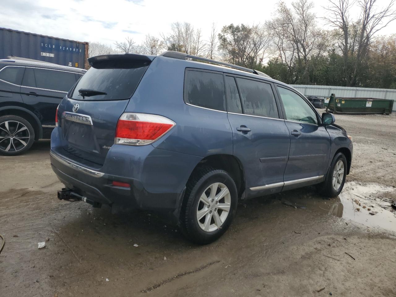 2013 Toyota Highlander VIN 5TDBK3EH9DS263657 Copart auction photo, front end damage thumbnail 3