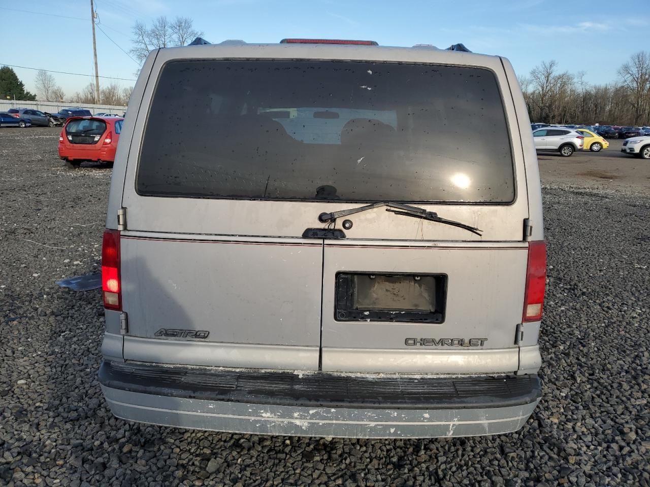 1999 Chevrolet Astro VIN 1GNDM19W6XB196745 Copart auction photo, front end / side damage thumbnail 6