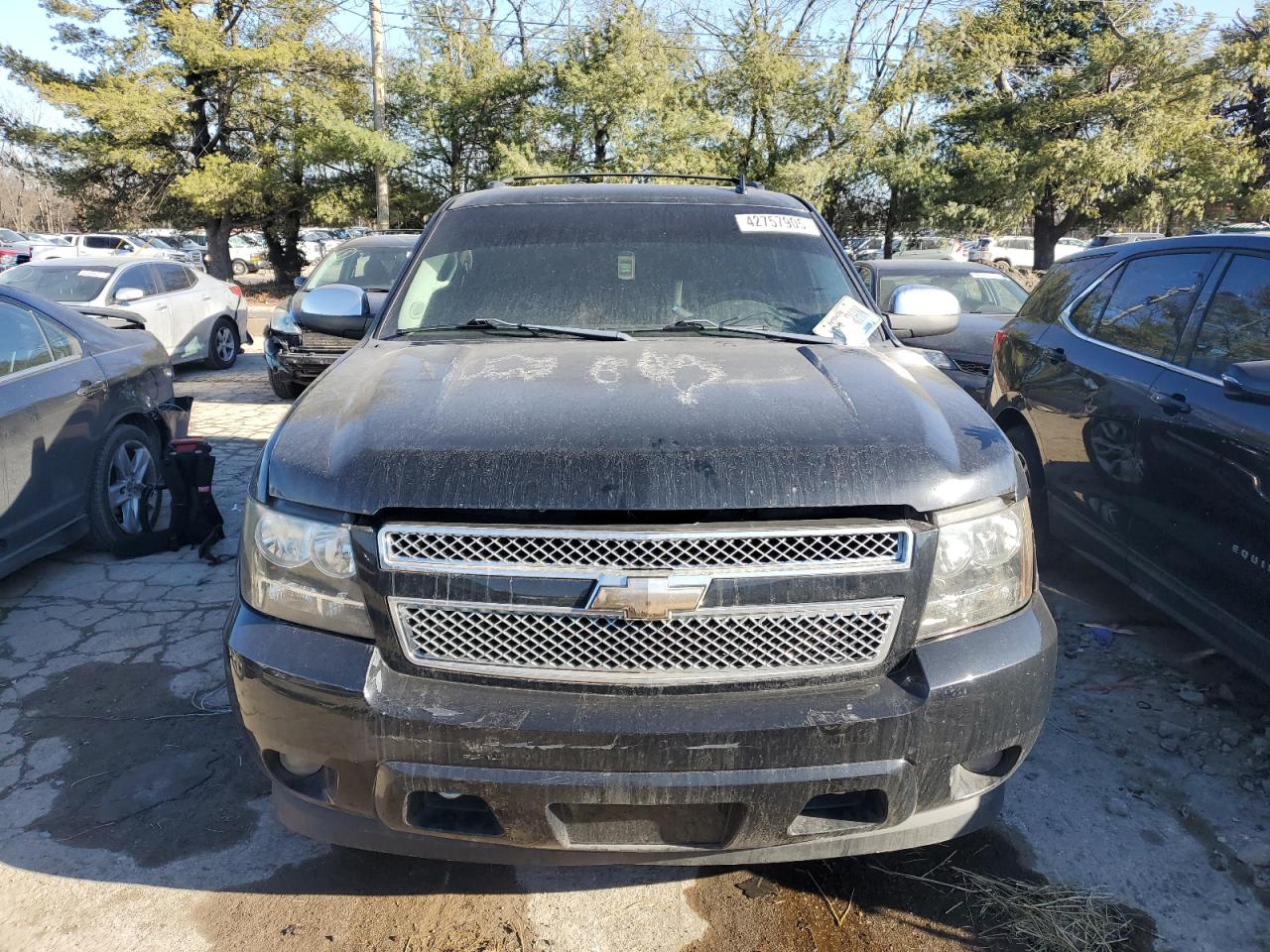 2009 Chevrolet Tahoe VIN 1GNFK33009R214942 Copart auction photo, all over / rear end damage thumbnail 5